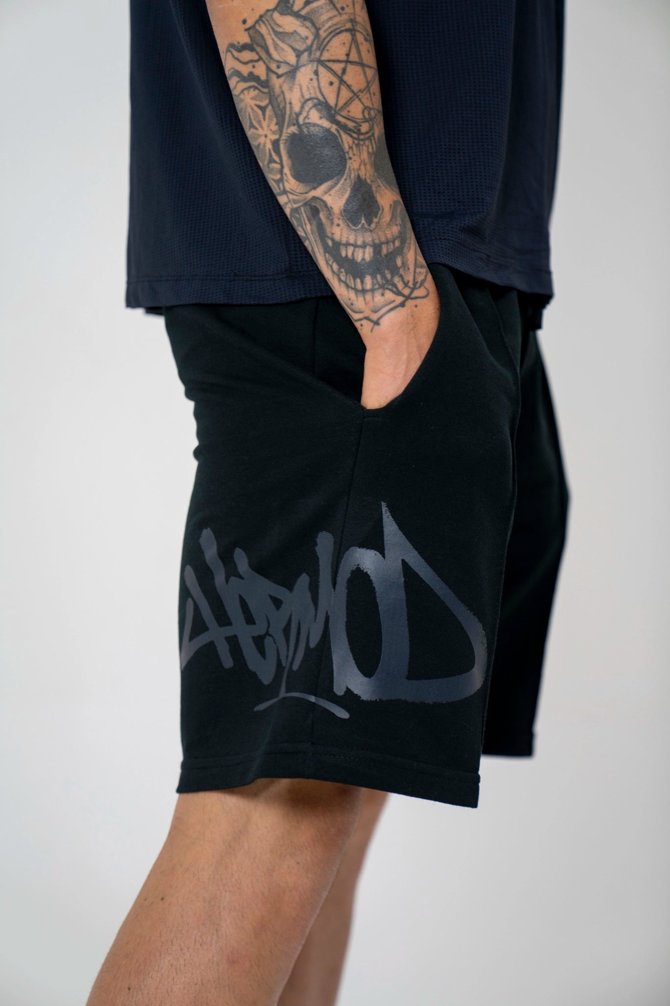 Short footer black 80